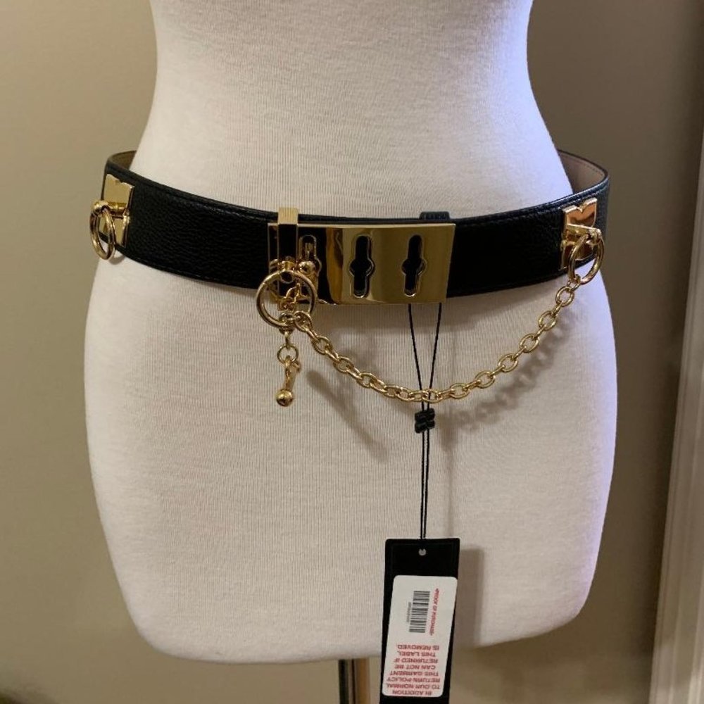 BCBG Black Chain Belt Size M fits like a Small